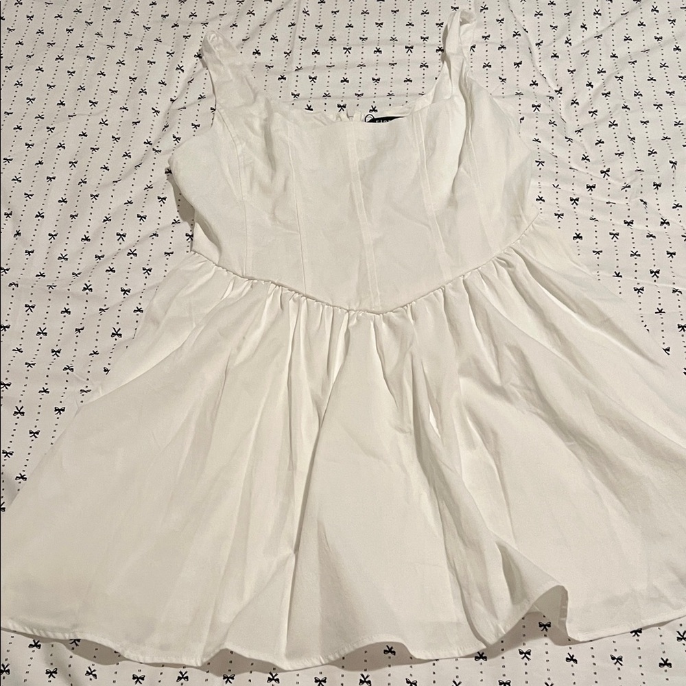 White Sleeveless Dress